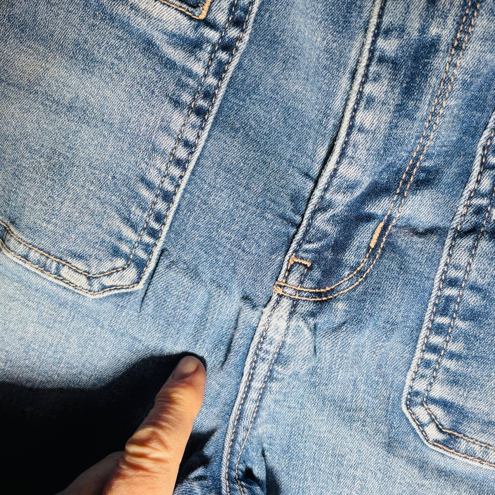 American Eagle Outfitters Light Blue Flare Jeans size 8 - Picture 3 of 5